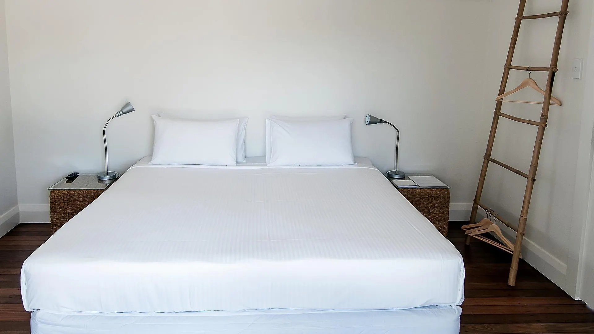Byron Palms & - Adults Only Bed and Breakfast Μπάιρον Μπέι