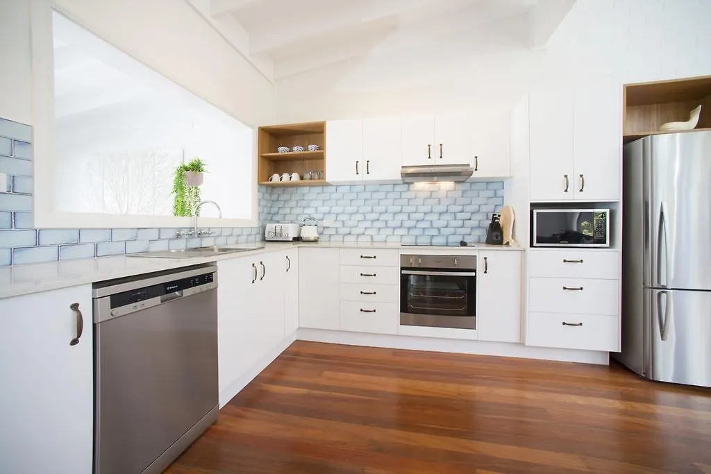 Villa 1/37 Marine Pde, Wategos Beach - Jane's On Wategos Byron Bay