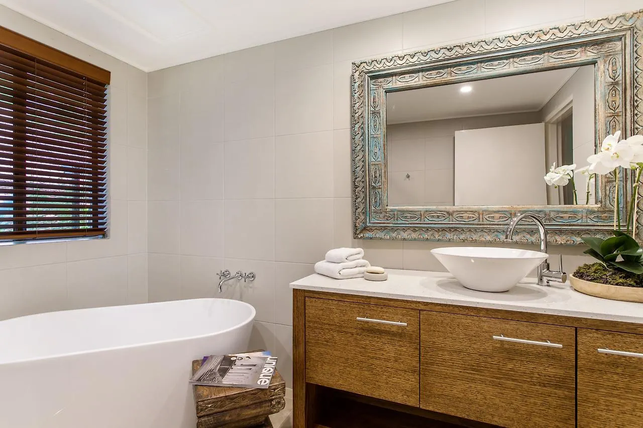 Unit 2 66 Lawson Street, - Koranba *