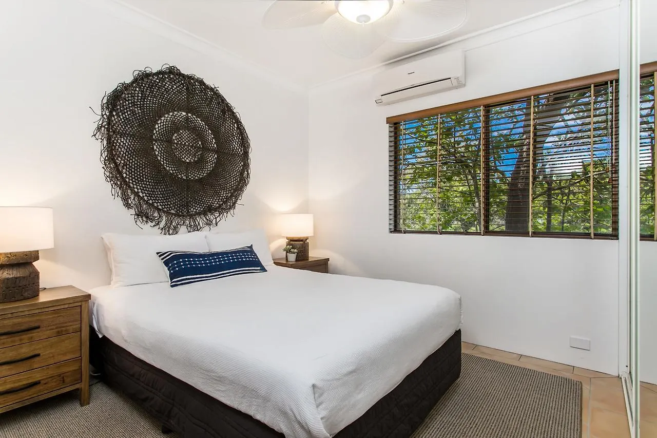 Unit 2 66 Lawson Street, - Koranba * خليج بيرون