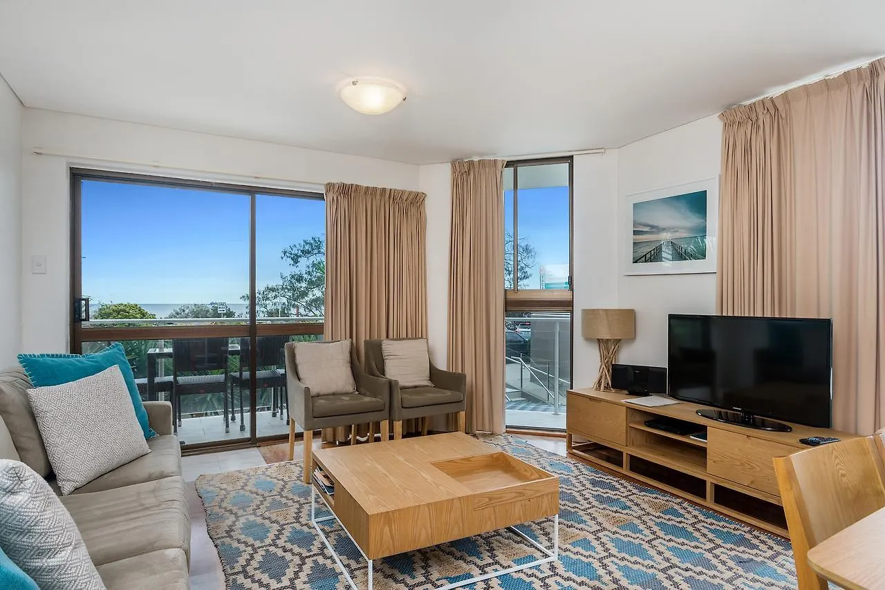 شقة فندقية Bayview Beachfront Apartments, In Town Right On The خليج بيرون