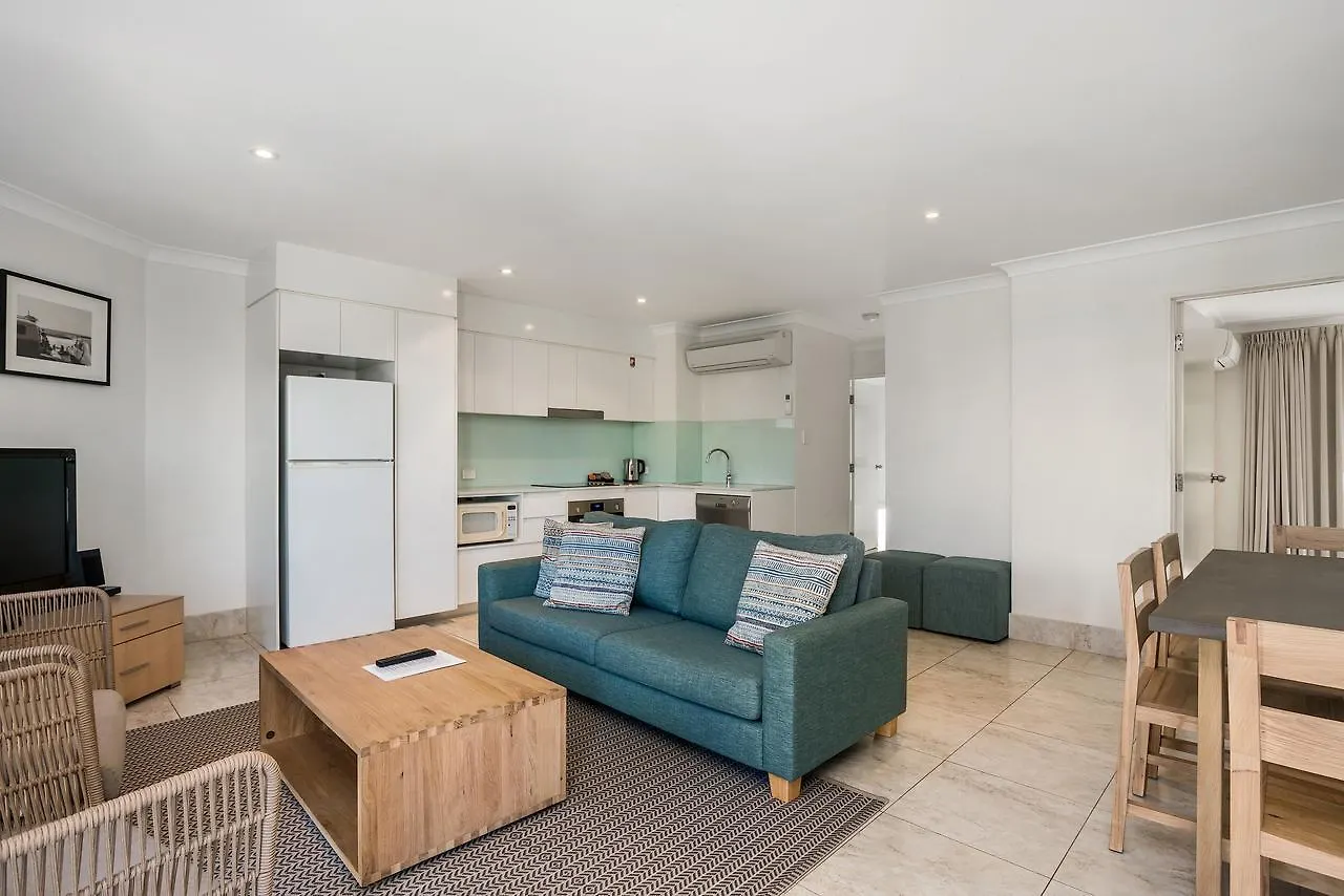 Bayview Beachfront Apartments, In Town Right On The شقة فندقية خليج بيرون