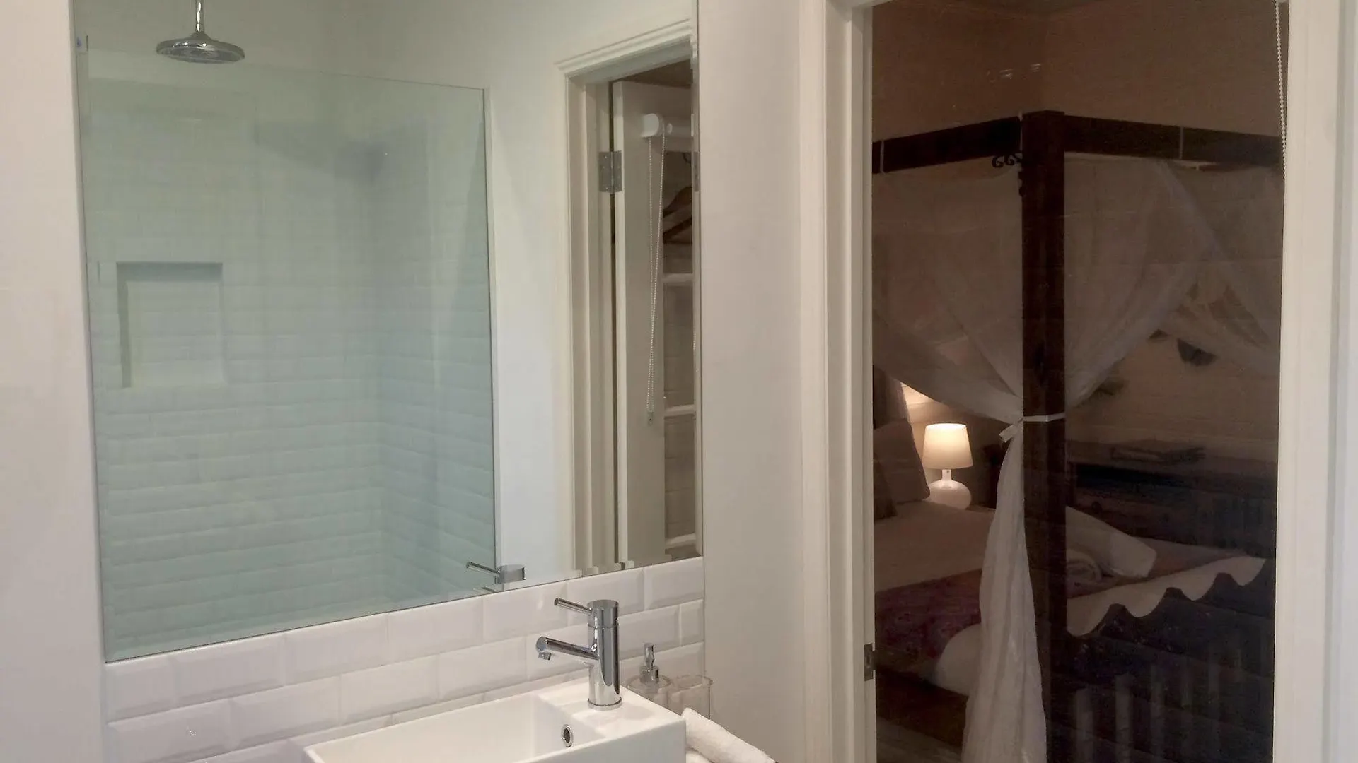 Arcadia House 4* خليج بيرون