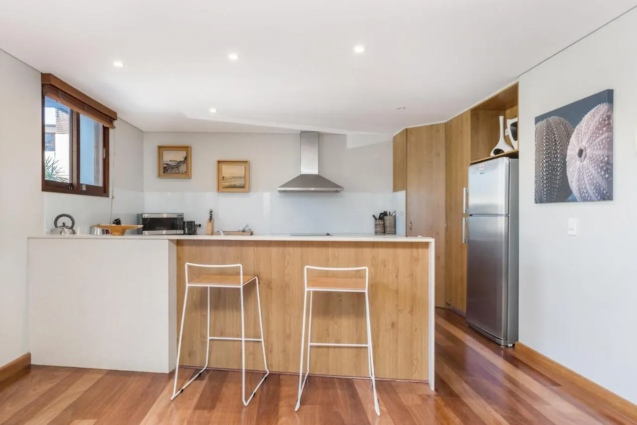 Unit 2 21-25 Fletcher Street - Casablanca At Bogarts * Byron Bay