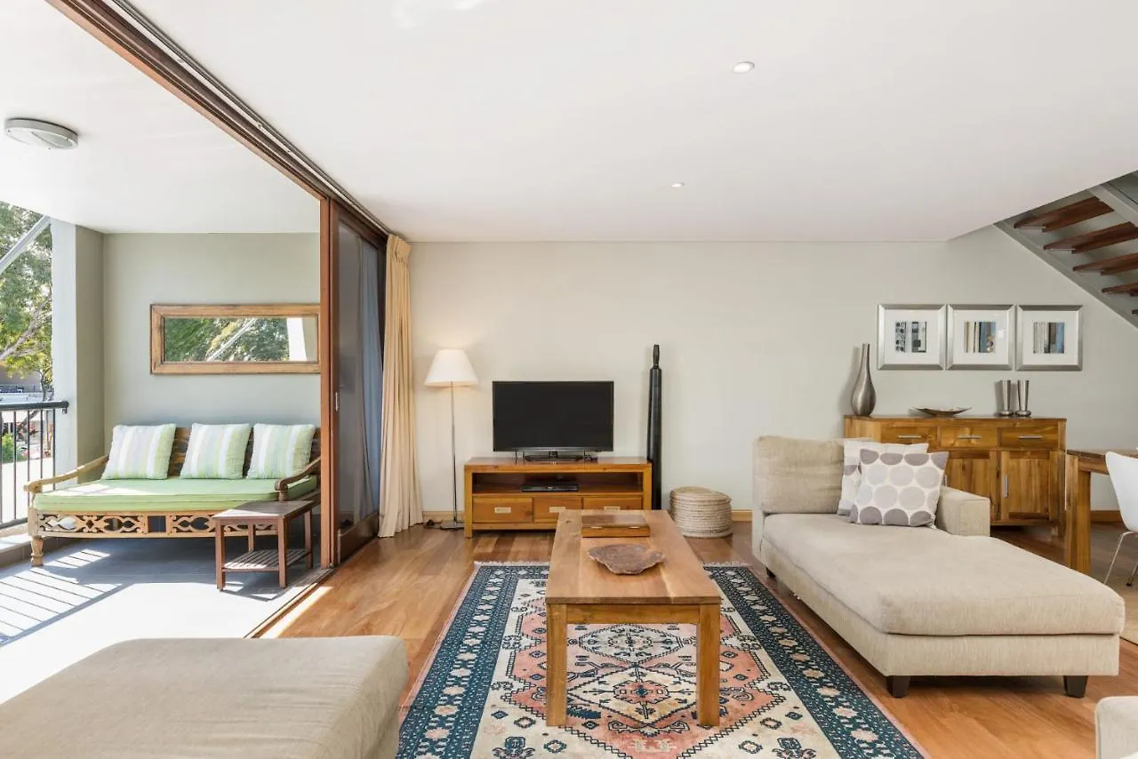 Unit 2 21-25 Fletcher Street - Casablanca At Bogarts *