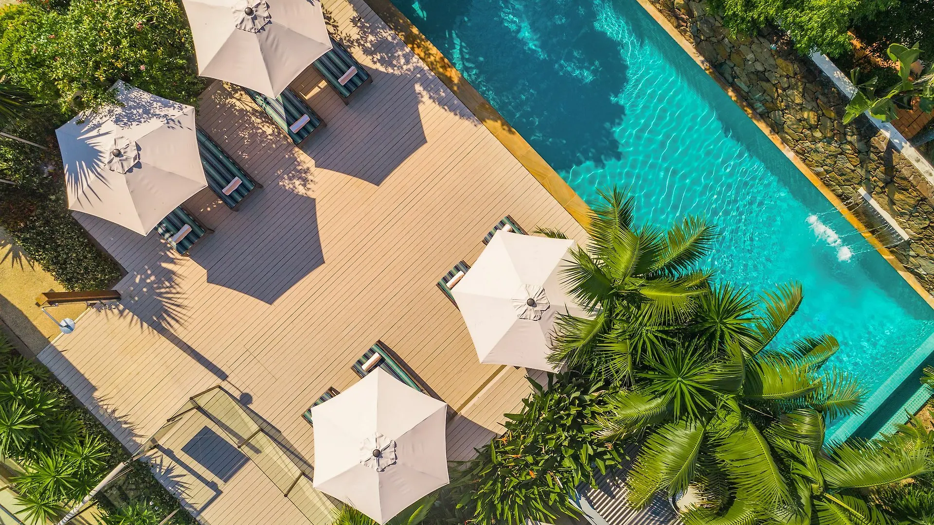 Bayview Beachfront Apartments, In Town Right On The شقة فندقية