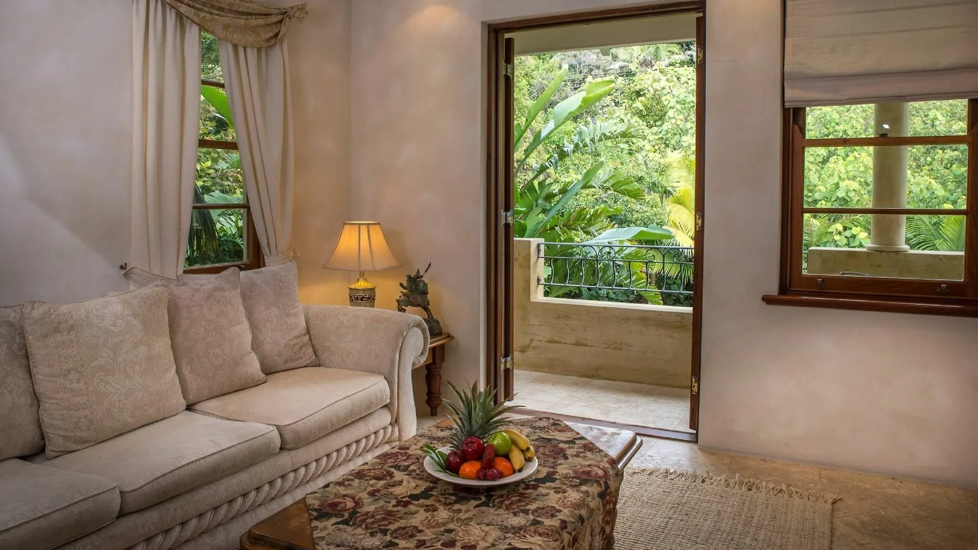 Victoria's At Wategos Hotel 5*