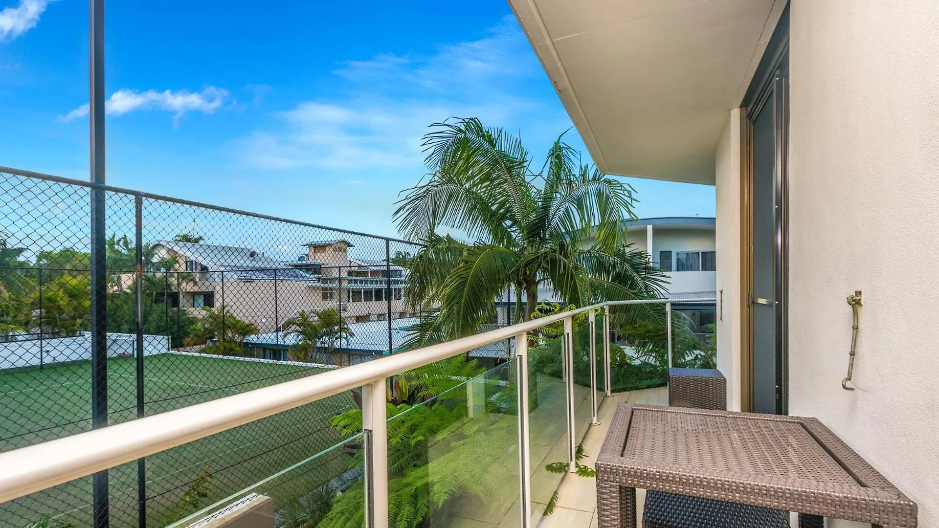 Bayview Beachfront Apartments, In Town Right On The