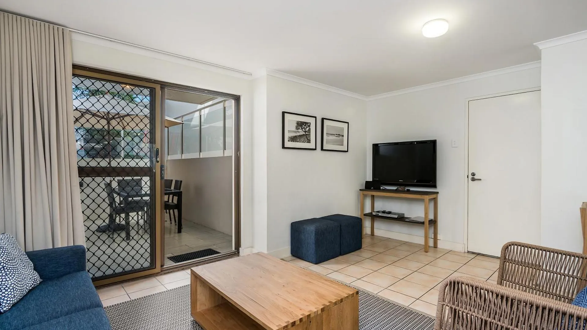 아파트호텔 Bayview Beachfront Apartments, In Town Right On The