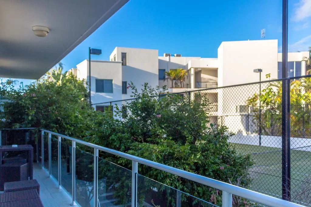 아파트호텔 Bayview Beachfront Apartments, In Town Right On The 4*