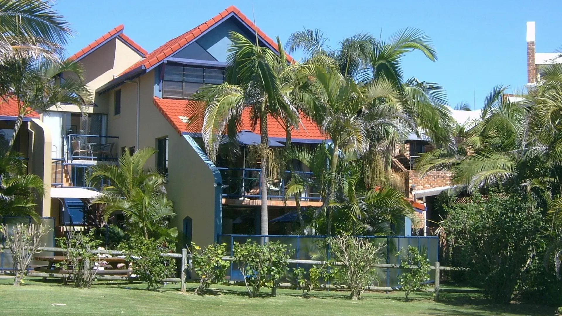Apart Otel Beachfront 4*