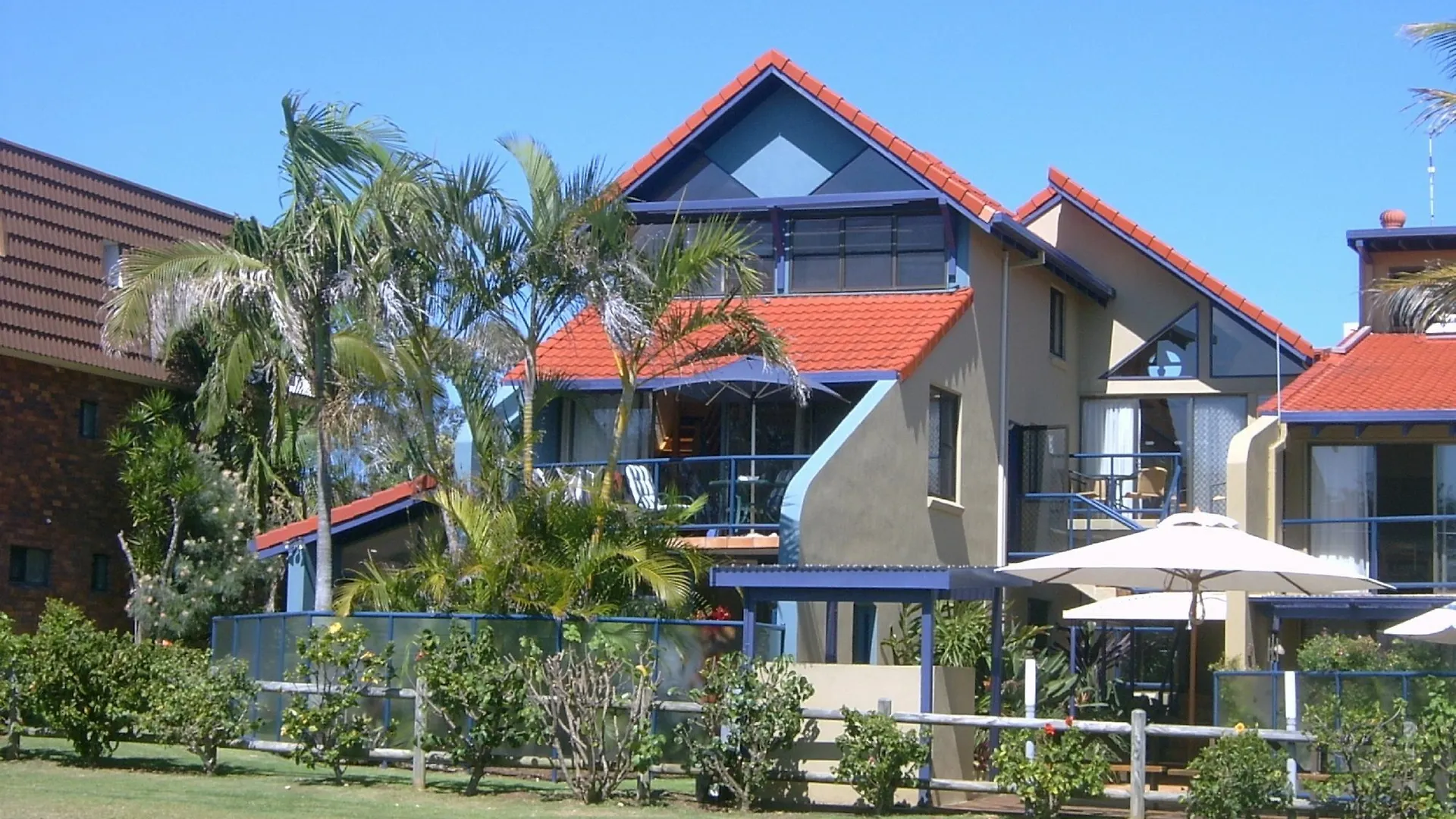 Beachfront 4* Byron Bay