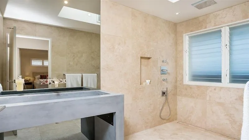 Your Luxury Escape - Onecoral - Luxury Living At