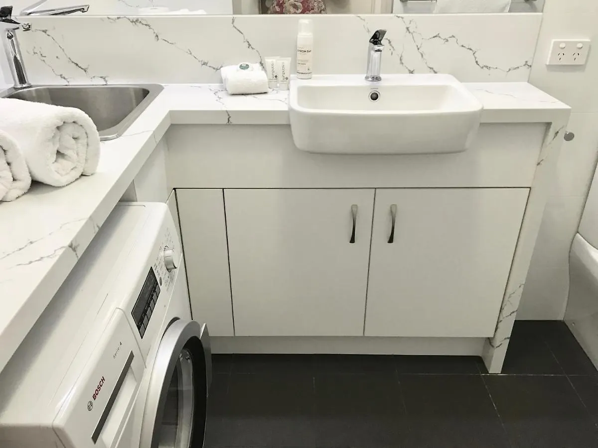 Aparthotel Byron Beach Flats 4*