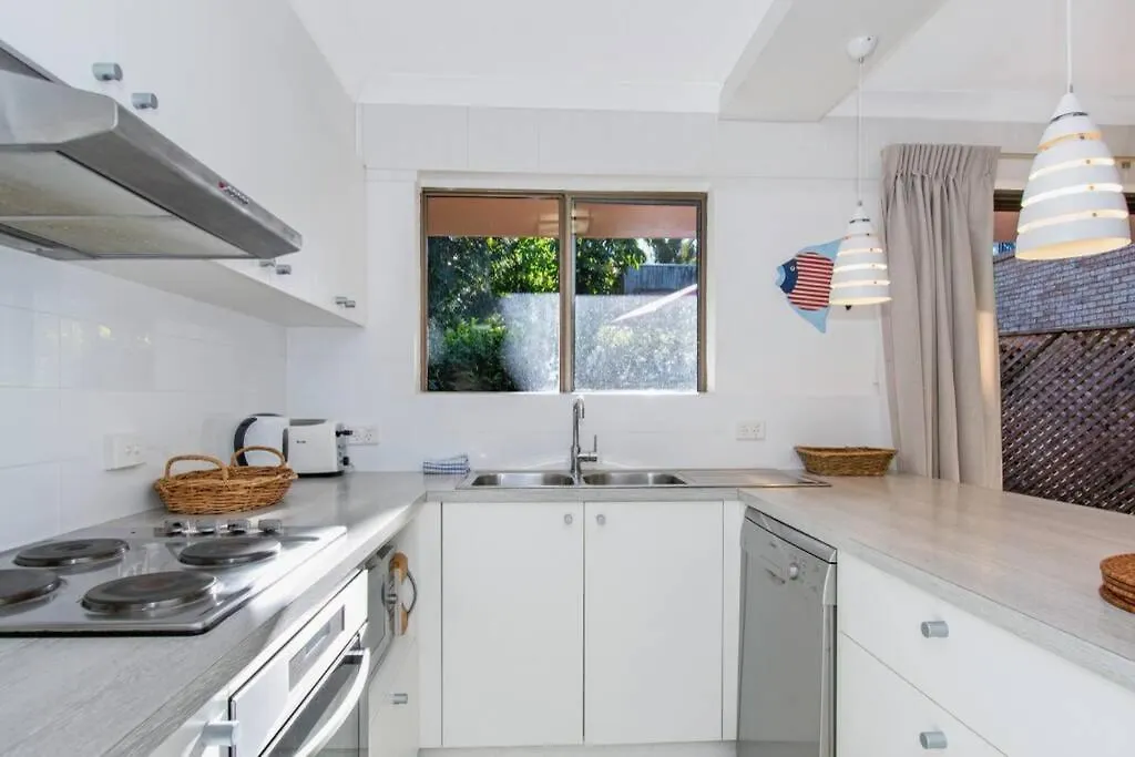 - Kipling 4 - 4/15 Kipling Street * Byron Bay