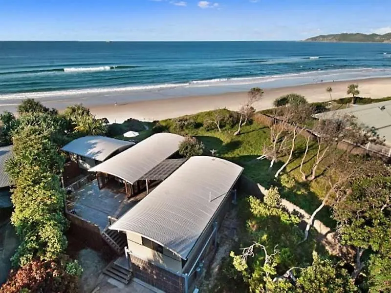 Tatil Evi Fuller Holidays - Belongil Beachfront Pavilion, 18 Childe St Byron Bay