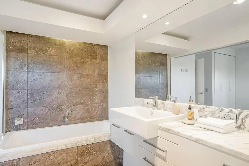 Fuller Holidays- Lot 7 - Byron Penthouse With Pool * Byron Bay