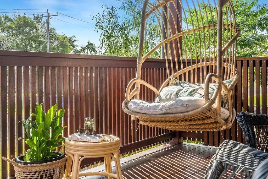 Semesterbostad Canopy Ii - House In The Heart Of Byron Bay