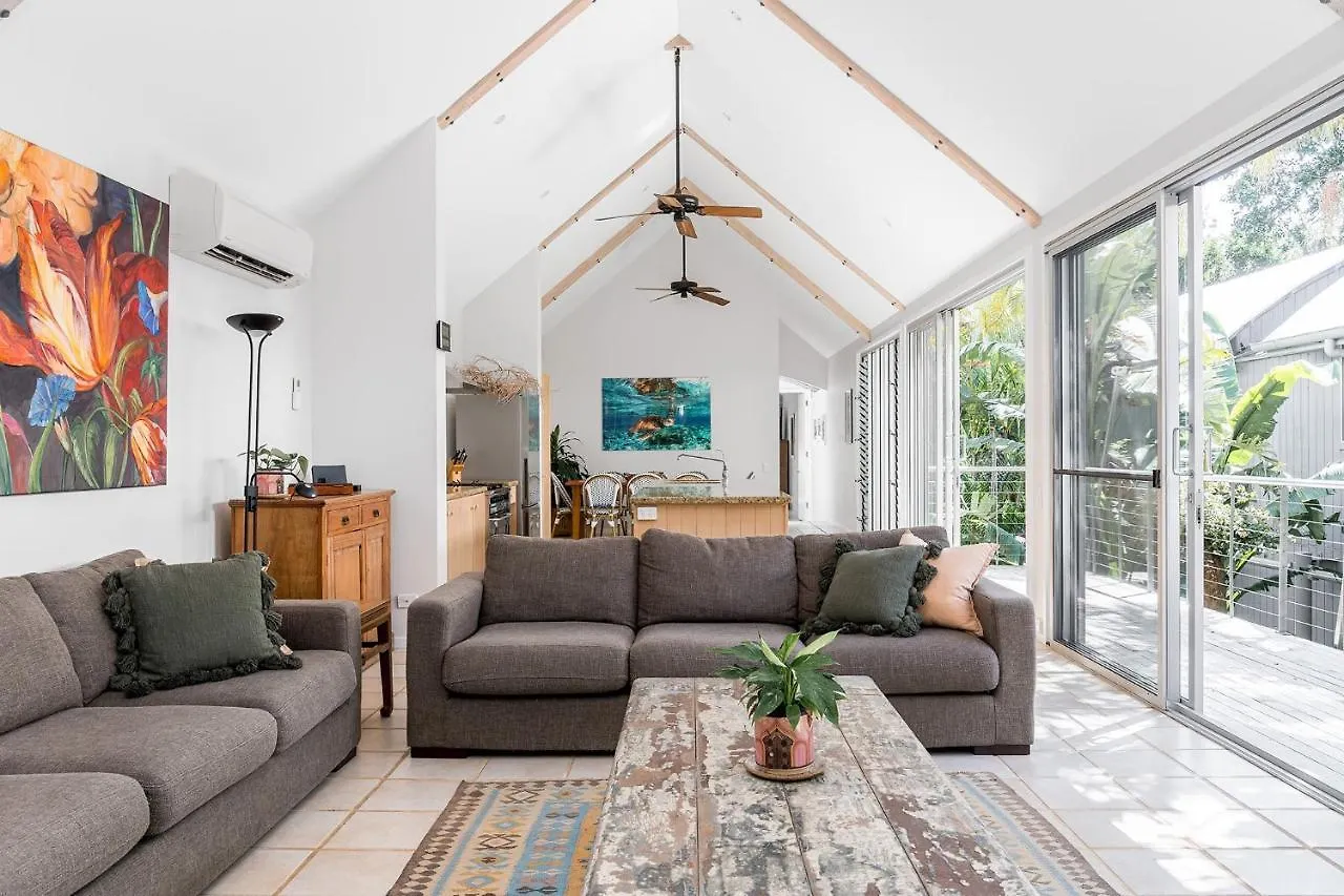 12 Childe Street, - Absolute Belongil Summerhouse