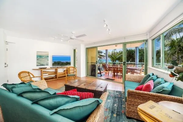 Byron Surfside 4 At Clarkes *