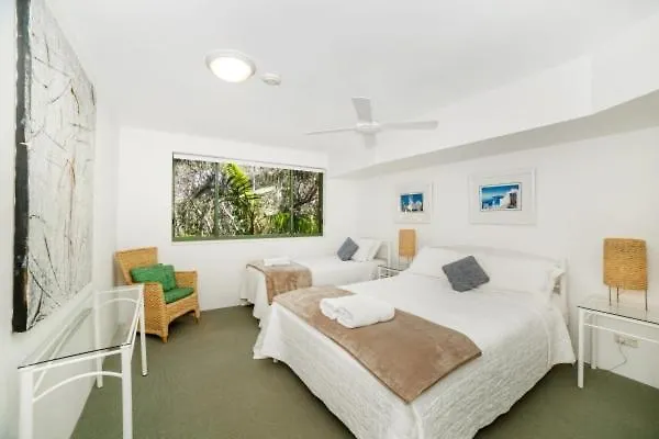 Byron Surfside 4 At Clarkes *