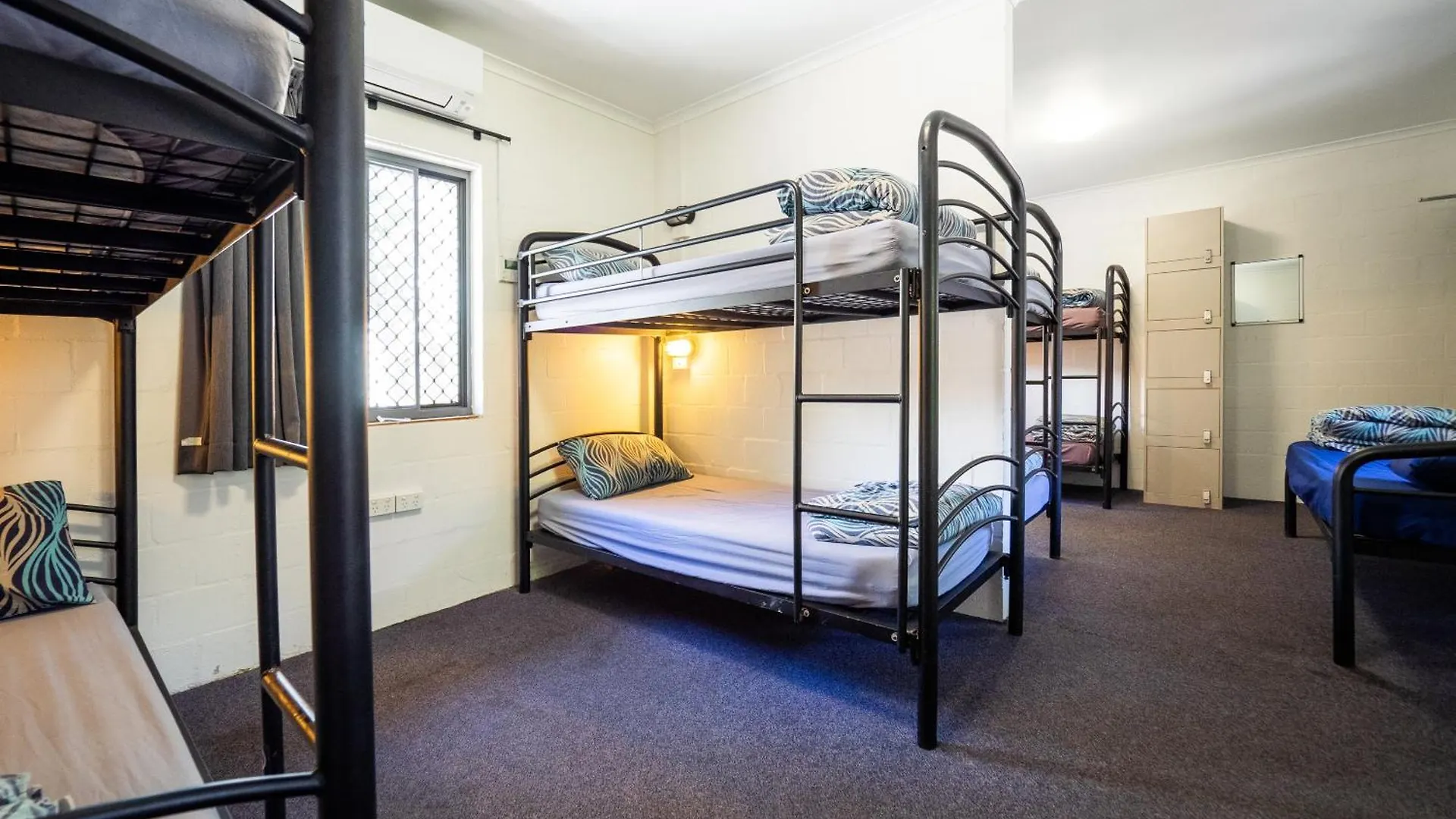 Yha Cape Byron, *