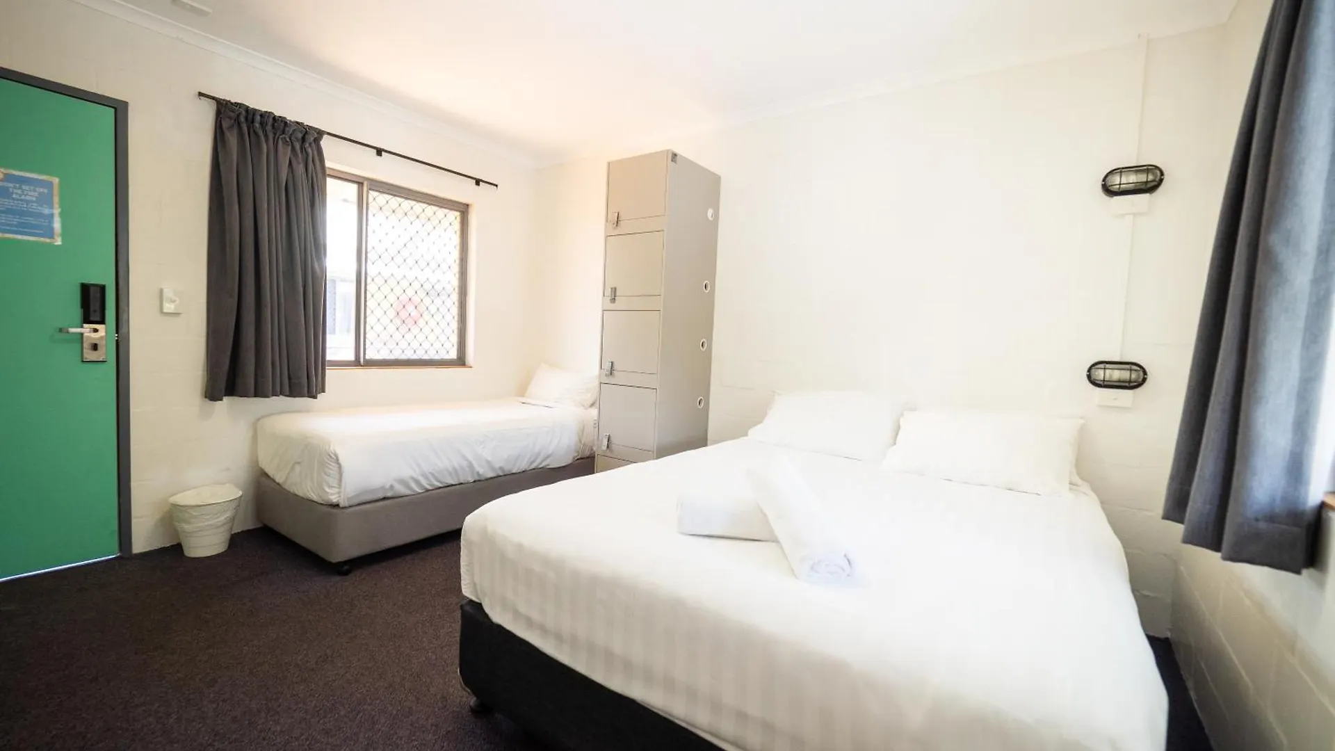 Yha Cape Byron, *