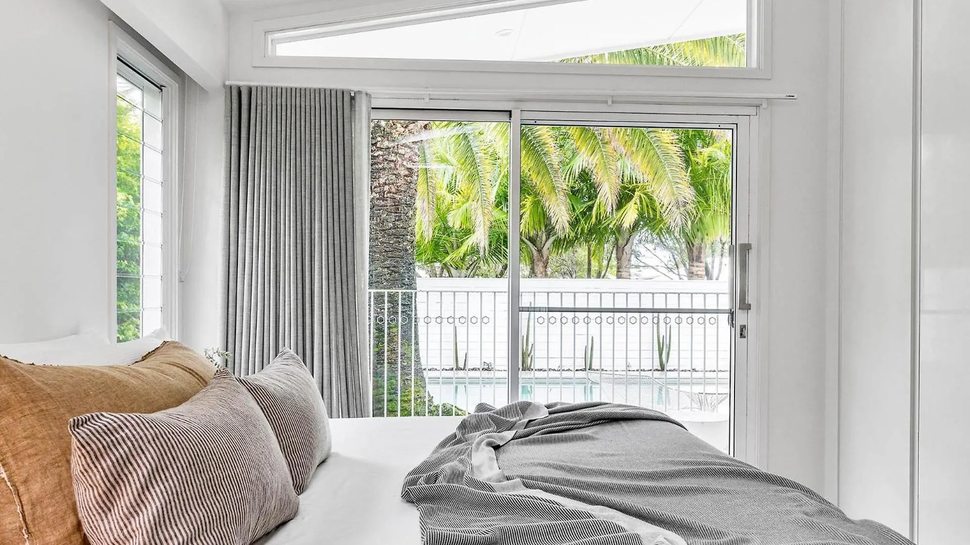 度假居 The - Designer 3 Bedroom Retreat With Pool 拜伦湾