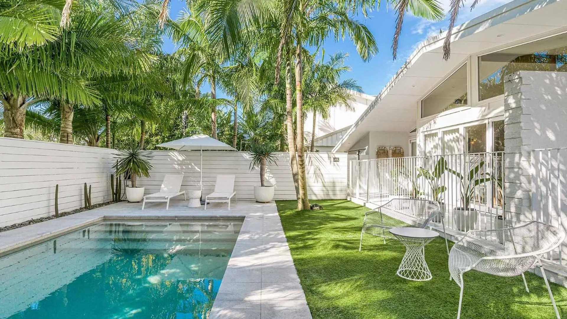 The - Designer 3 Bedroom Retreat With Pool