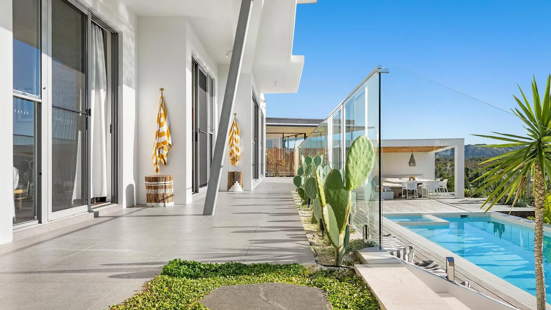 Sanctuary Spaces - Sundowner * Byron Bay