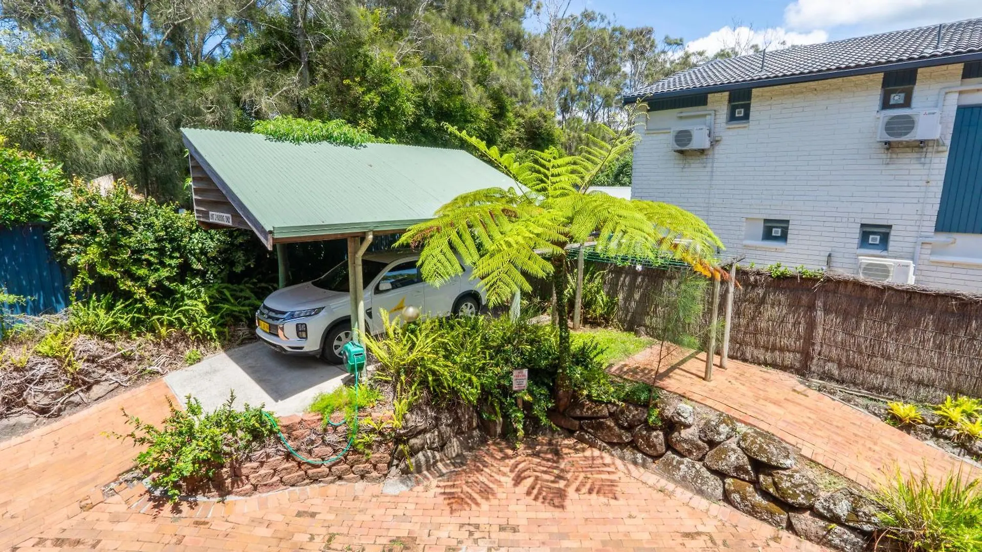 Surfers Rest * Byron Bay