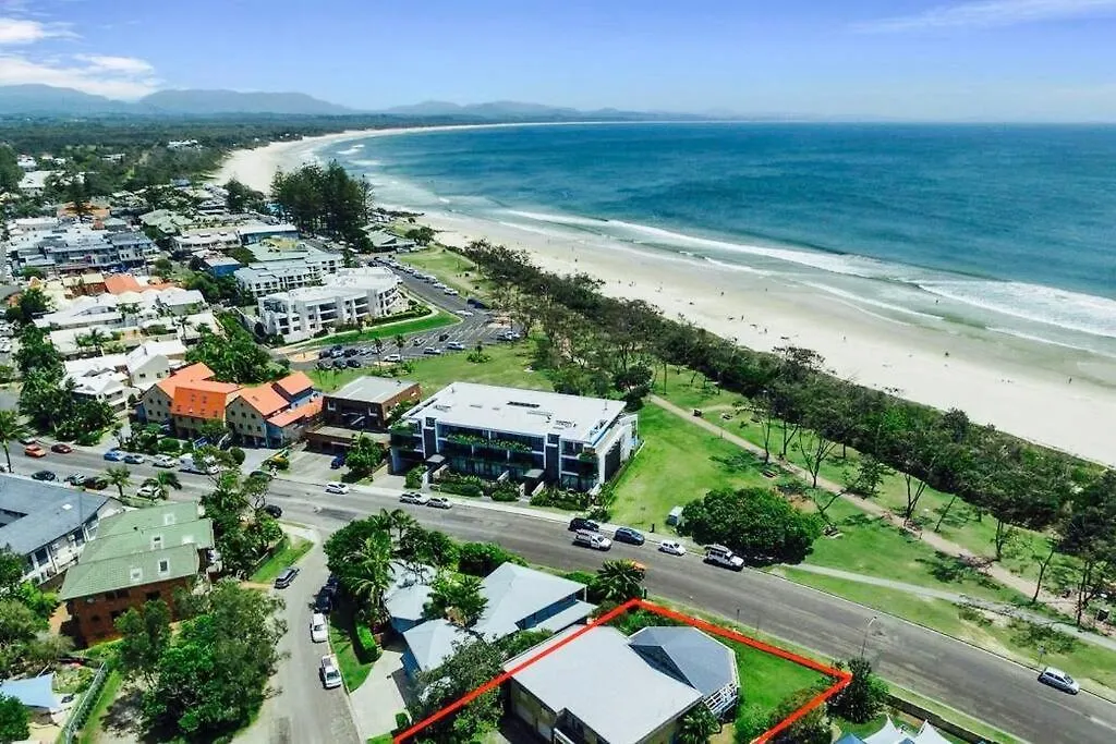 Holiday home Barefoot - Beachfront Byron Bay