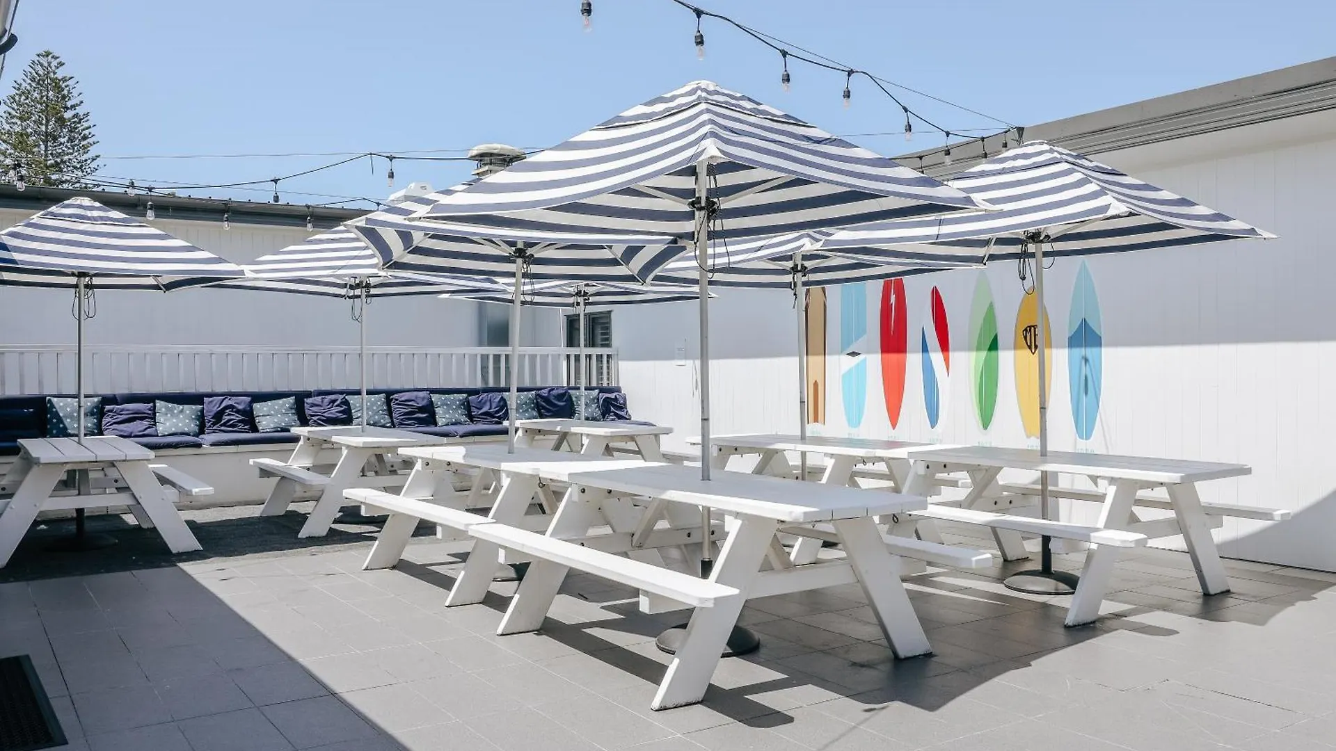 The Surf House 호스텔 *