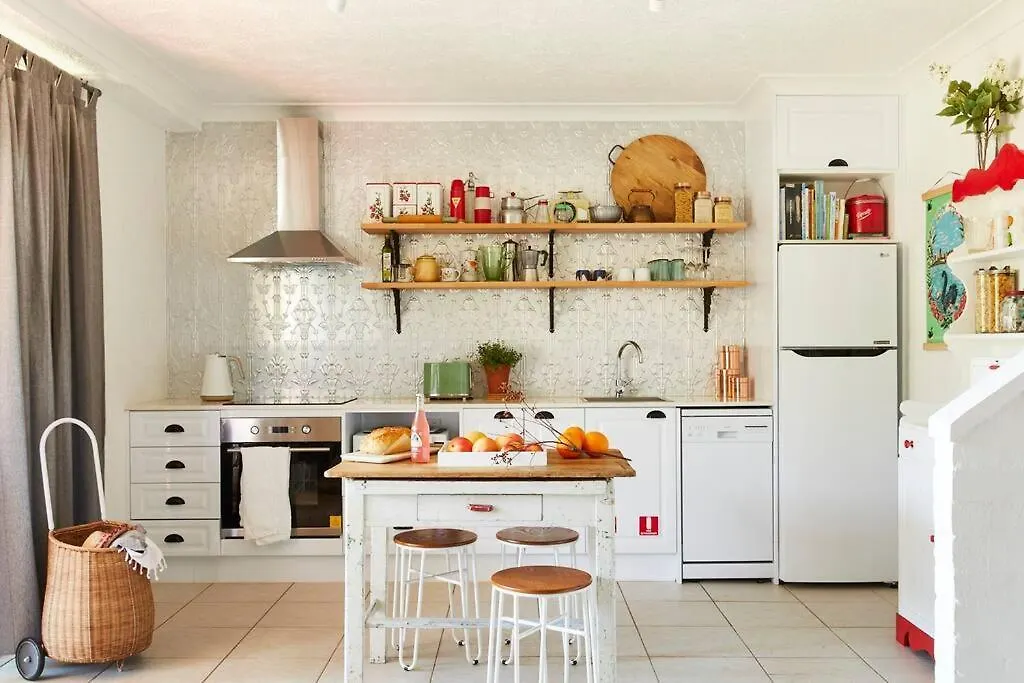 Fuller Holidays - Get Sandy - Beachside Byron Apartment Byron Bay