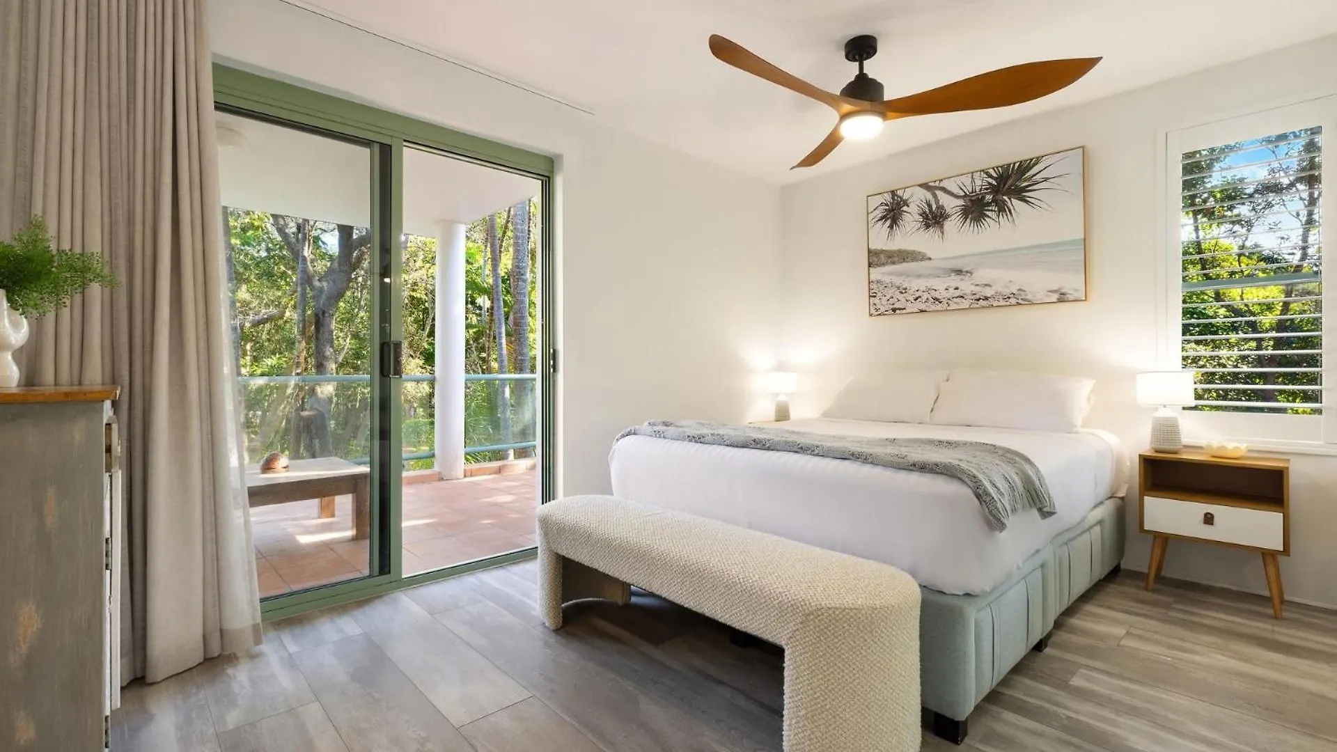 3 Surfside * Byron Bay
