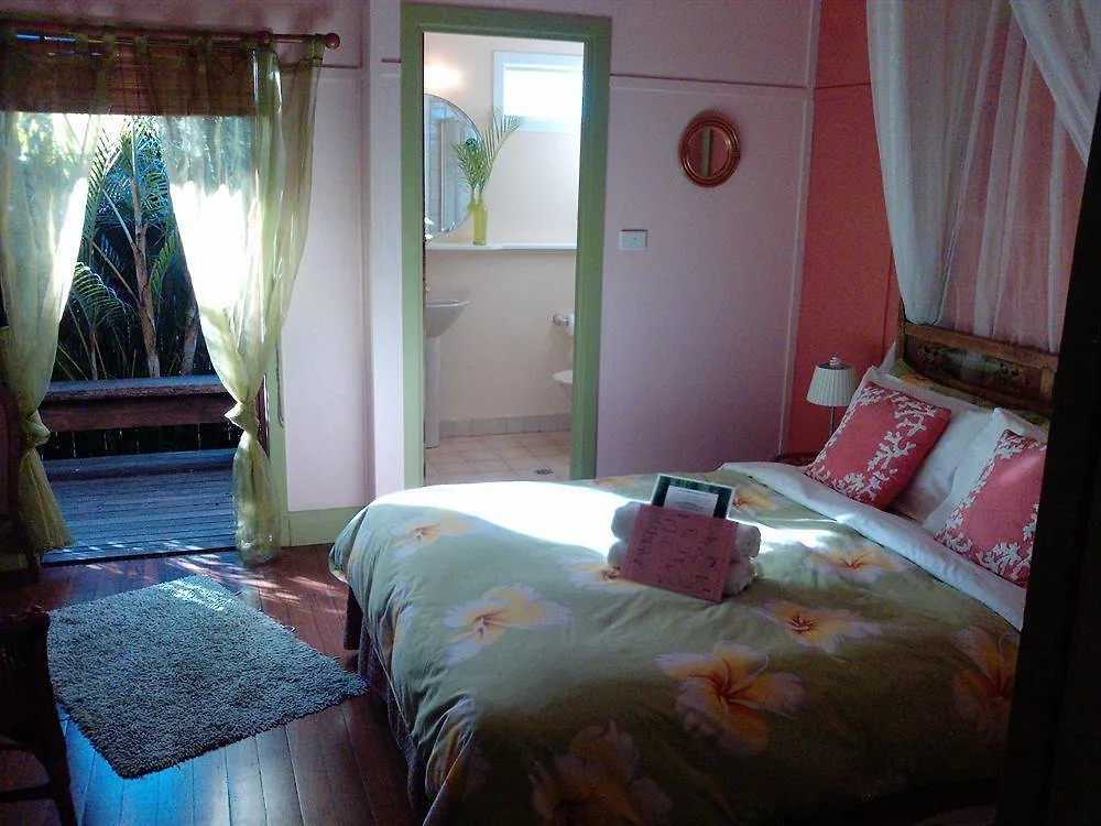 Отель Bamboo Cottage Guesthouse B&B