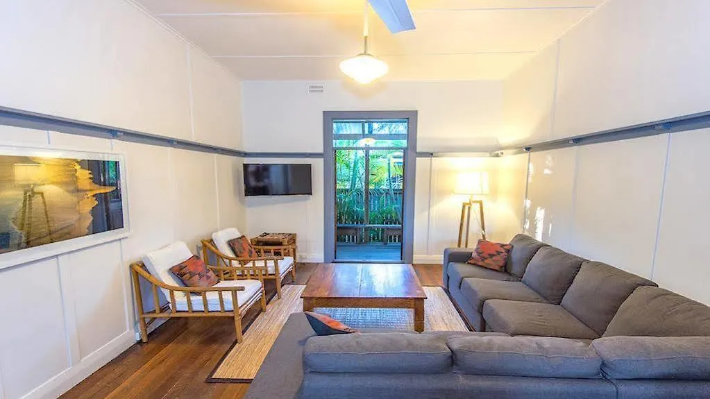 Отель Bamboo Cottage Guesthouse B&B 3*