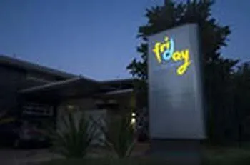 ホテル Friday On The Beach バイロンベイ