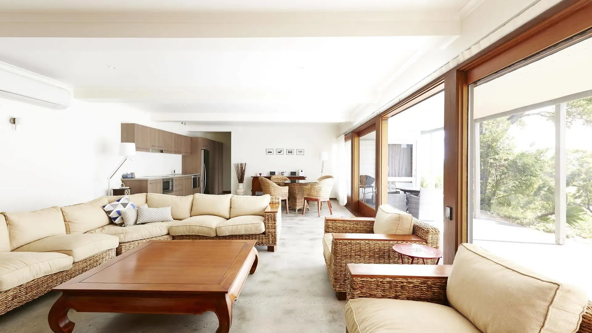 Bay Beach House Hotel 4*