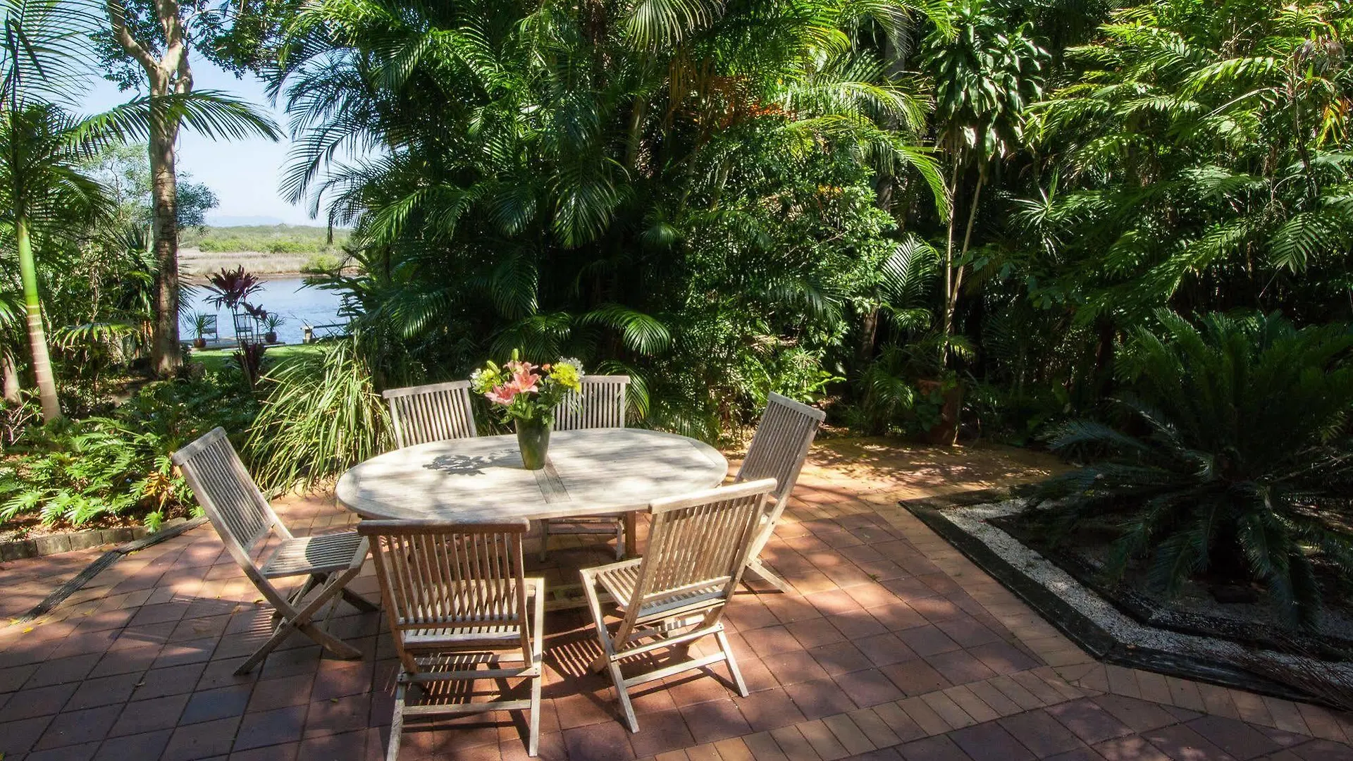 A Beach House At Byron Byron Bay