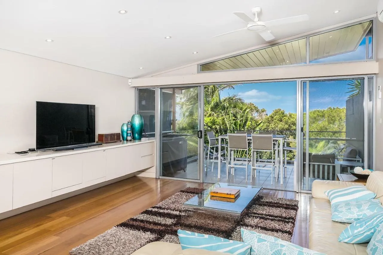 Villa Accom Unit 1 22 Mahogany Drive - House 1 At Vue