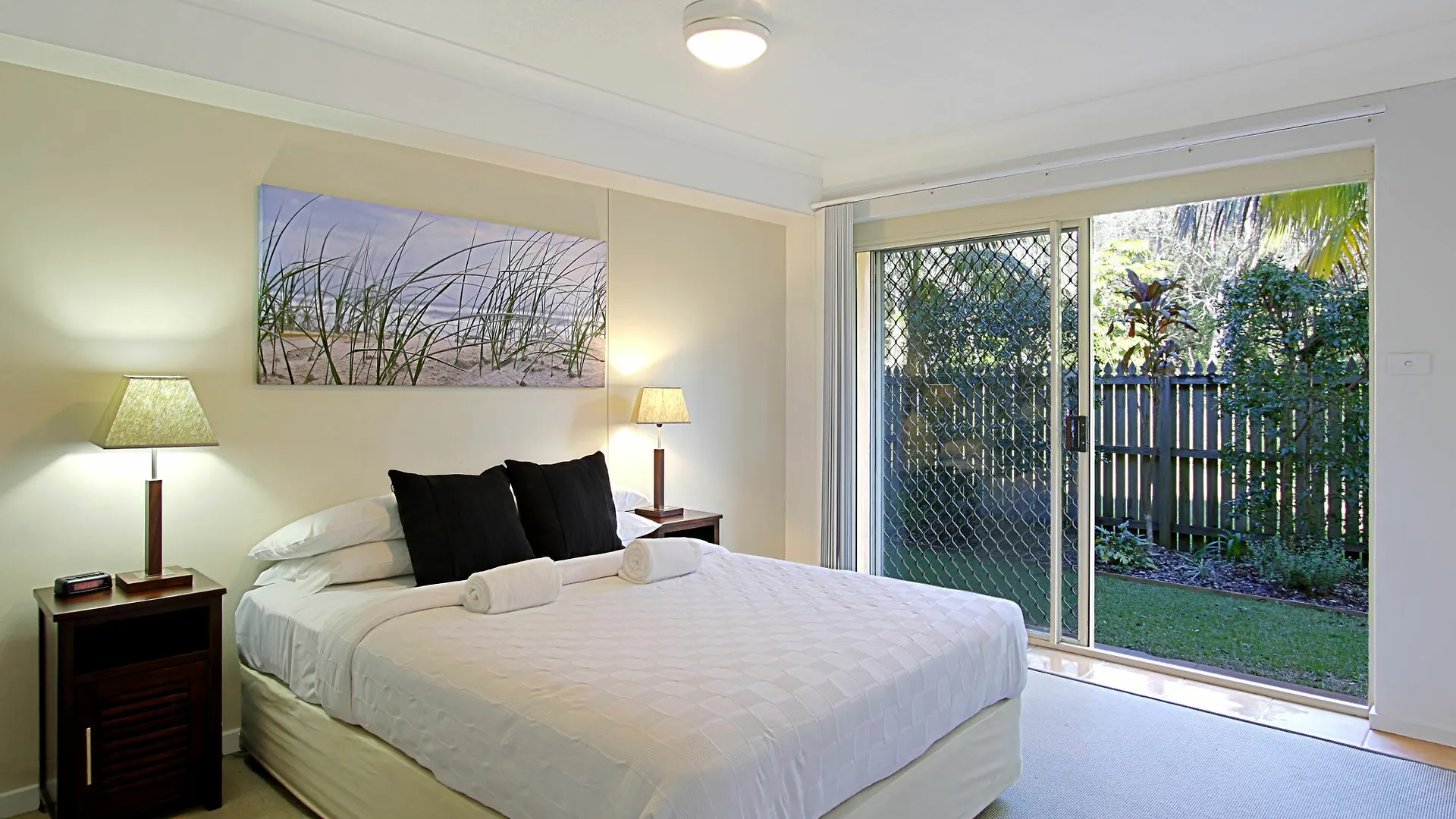 Sea Breeze On Main Hotel apartamentowy 3*