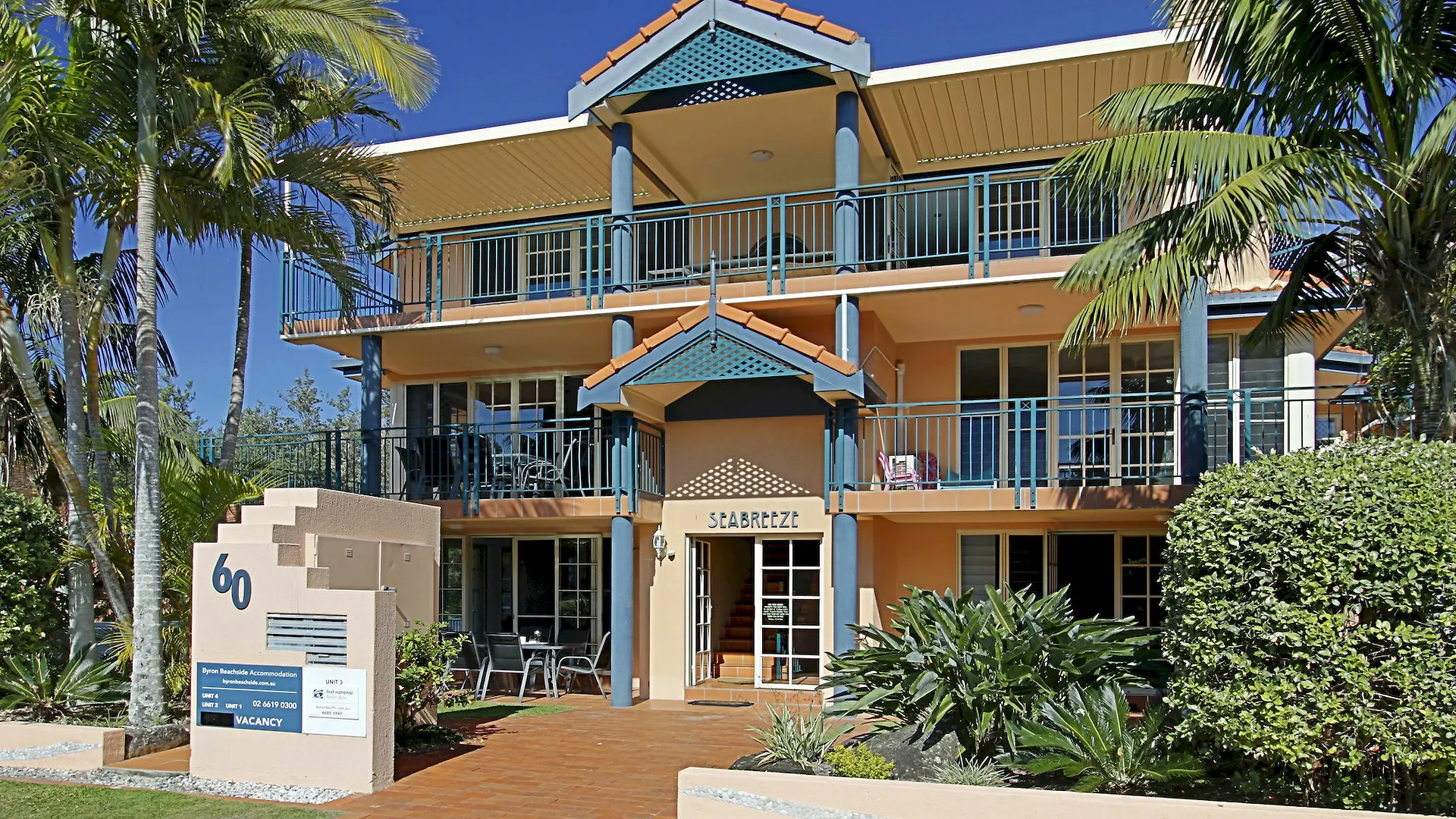 Sea Breeze On Main Hotel apartamentowy Byron Bay