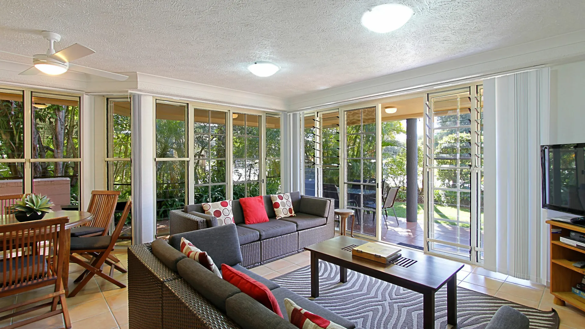 Sea Breeze On Main 3* Byron Bay