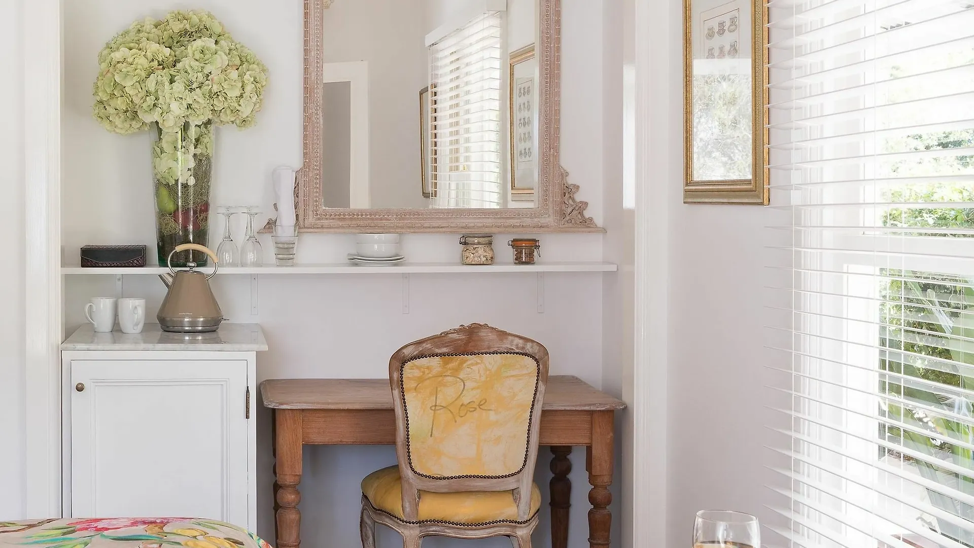 Bed & Breakfast Abelia House Byron Bay