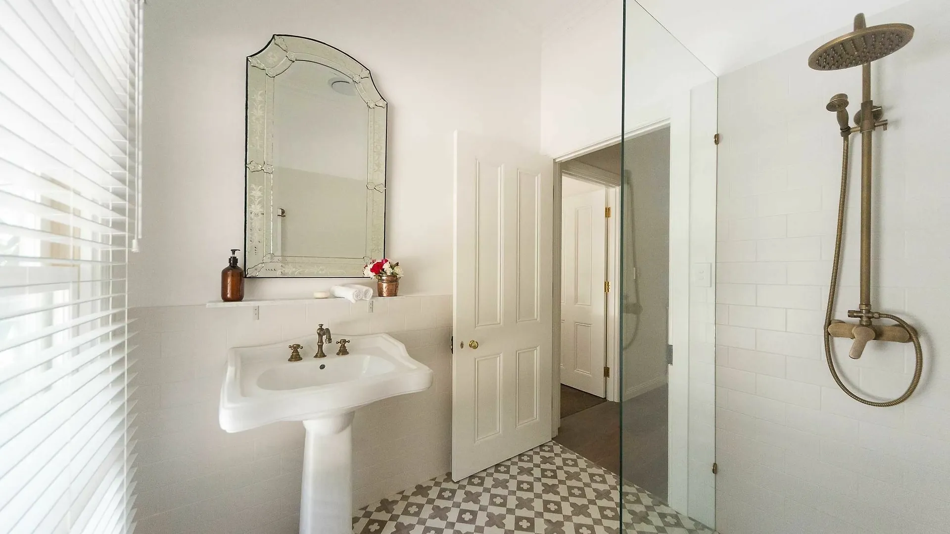Abelia House Bed & Breakfast 5*