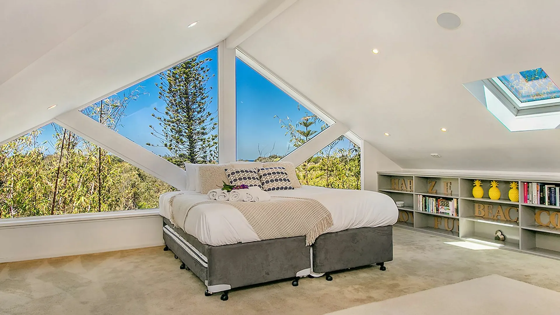 Beachcomber Blue - Expansive Beachfront Appartement *