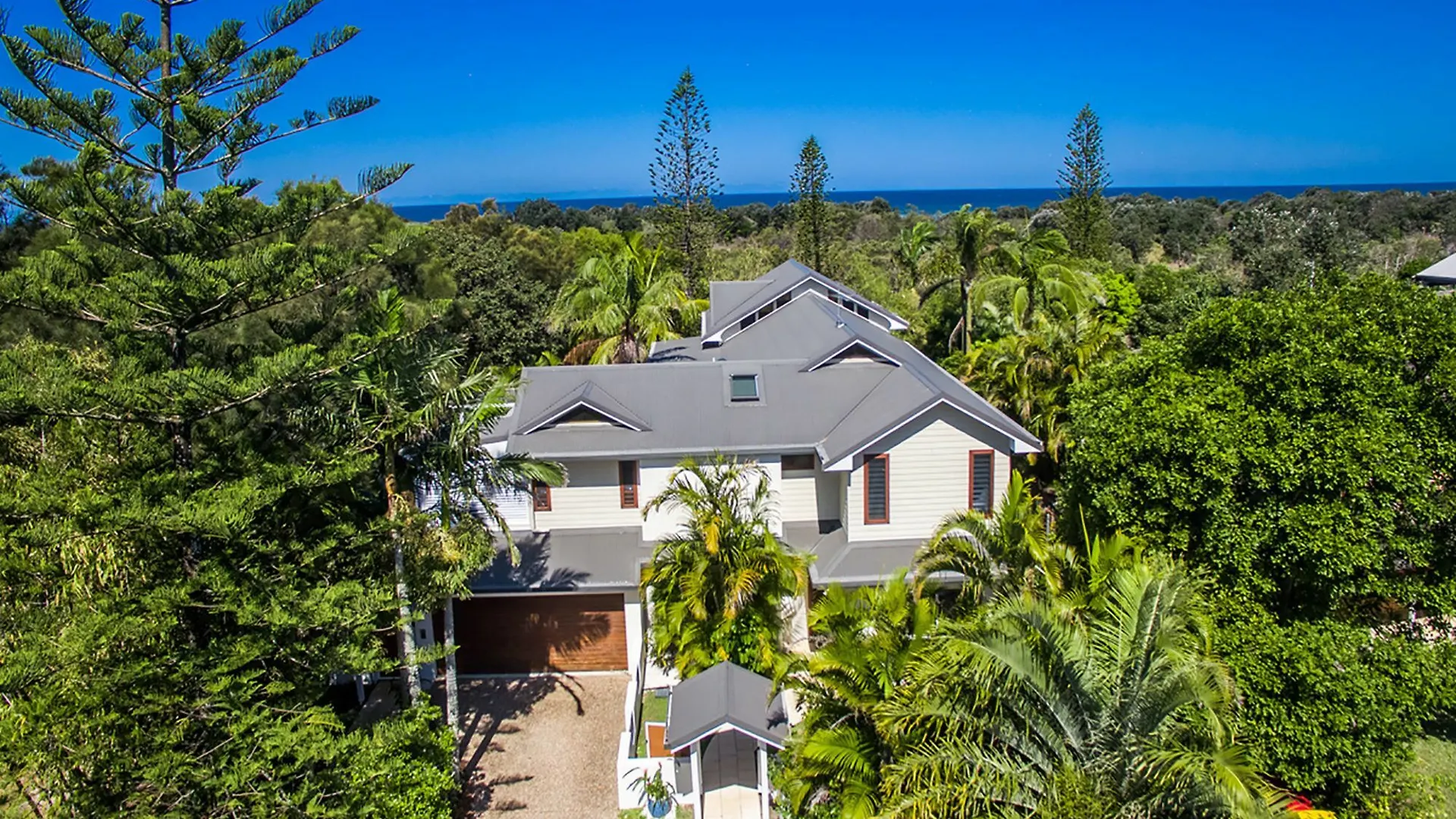 Beachcomber Blue - Expansive Beachfront Appartement *