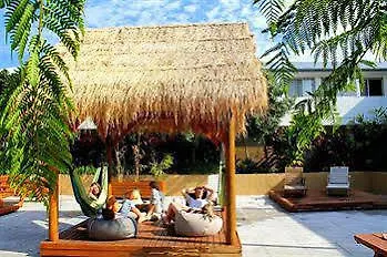Hostel Nomads Backpackers