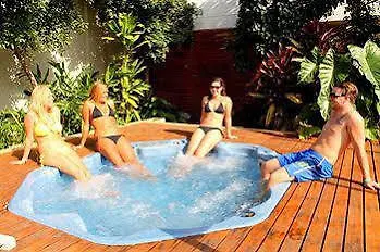Nomads Backpackers Hostel *